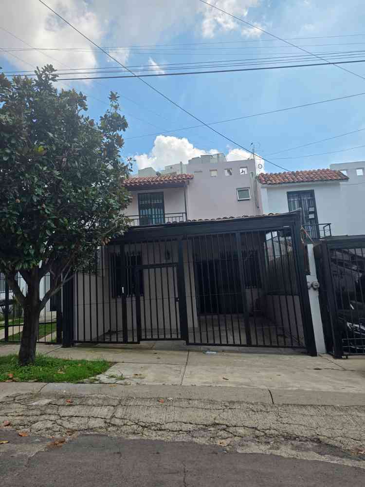 casa en venta cerrada santa maria balcones de santa maria san pedro tlaquepaque jalisco pDKtXrl